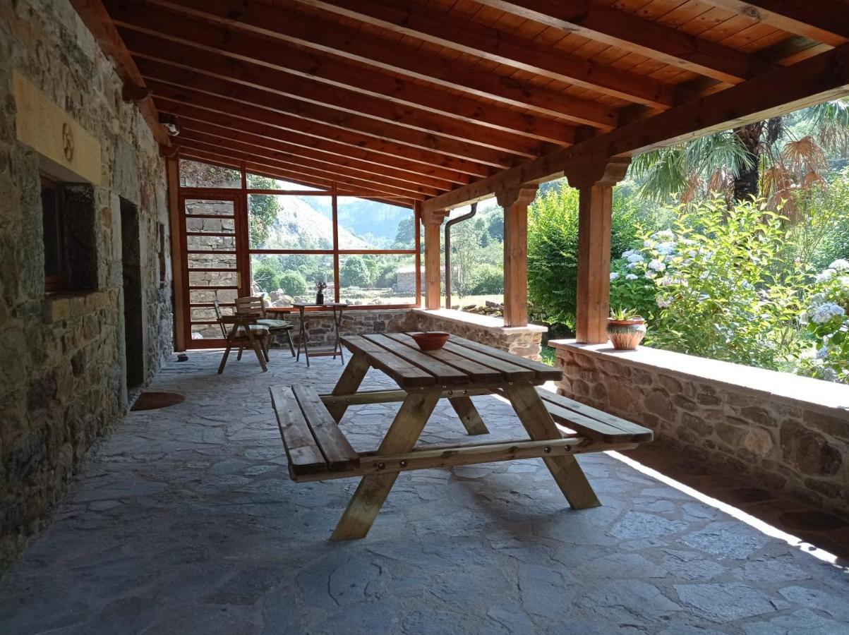 Amplia Y Comoda Casa De Piedra Con Porche Y Jardin San Roque de Riomiera Ngoại thất bức ảnh